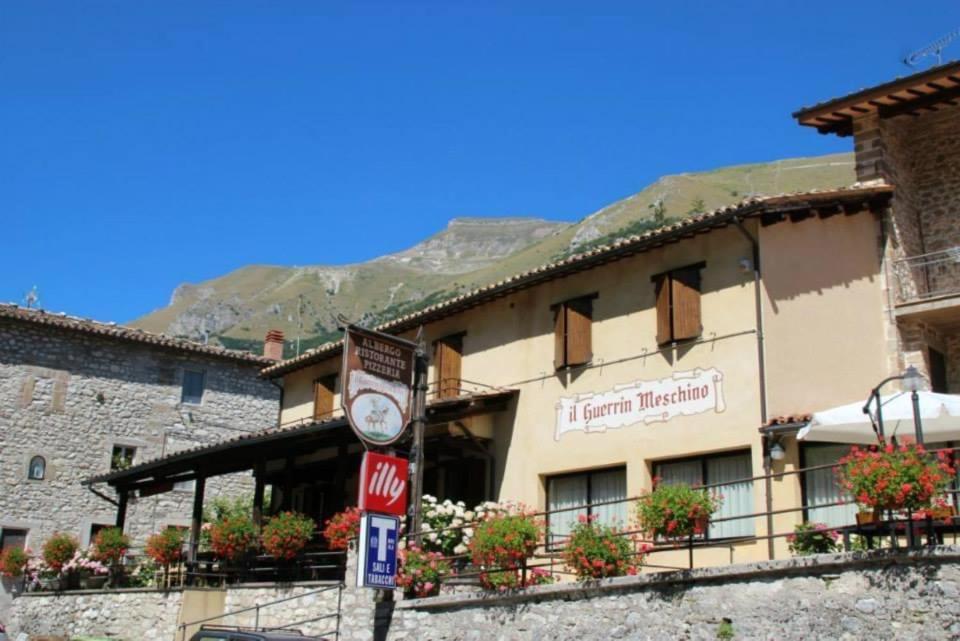 Hotel Guerrin Meschino Montemonaco Exterior foto